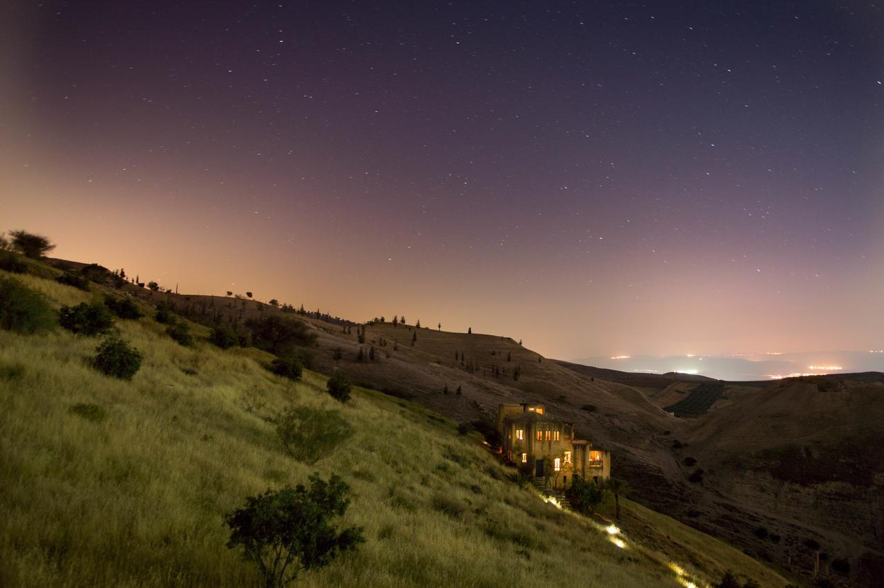 Beit Al Fannan Bed & Breakfast Tabaqat Fahl Exterior photo
