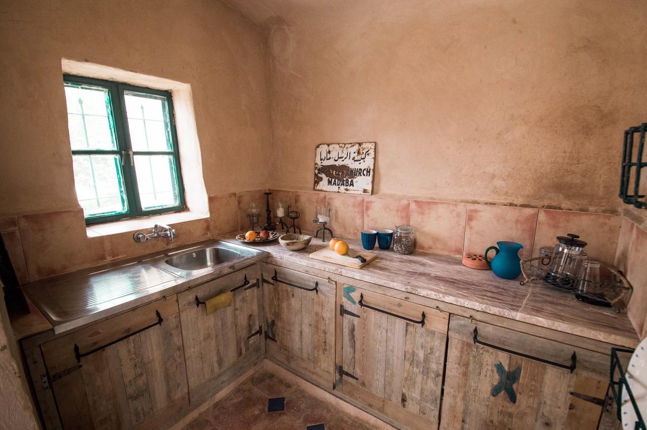 Beit Al Fannan Bed & Breakfast Tabaqat Fahl Exterior photo